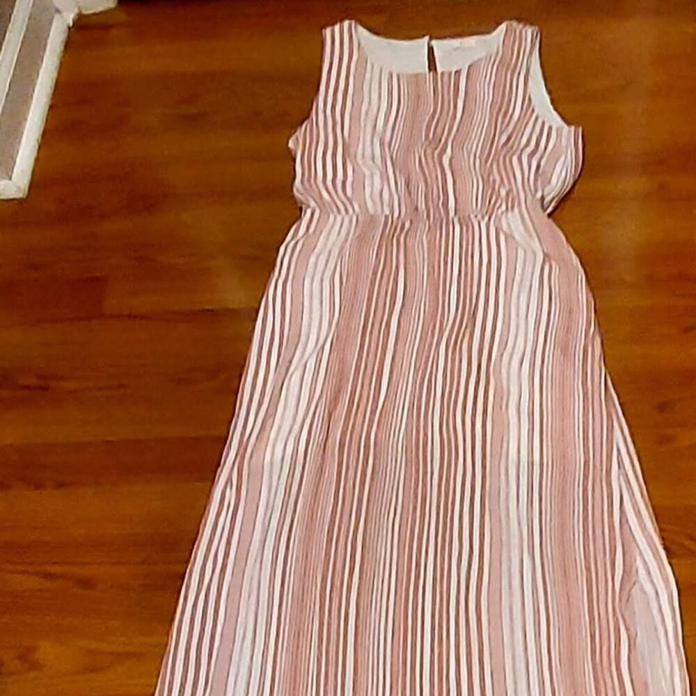 C Woman's pink stripe Dress Sz L Key Hole Back Maxi Side Slit's Sliming Feminine
